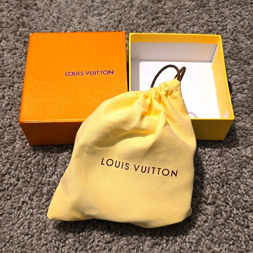 Louis Vuitton Belt (Black)